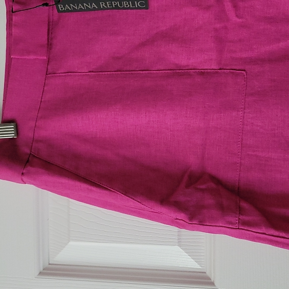 Banana Republic Women's Linen Shorts - Picture 3 of 9